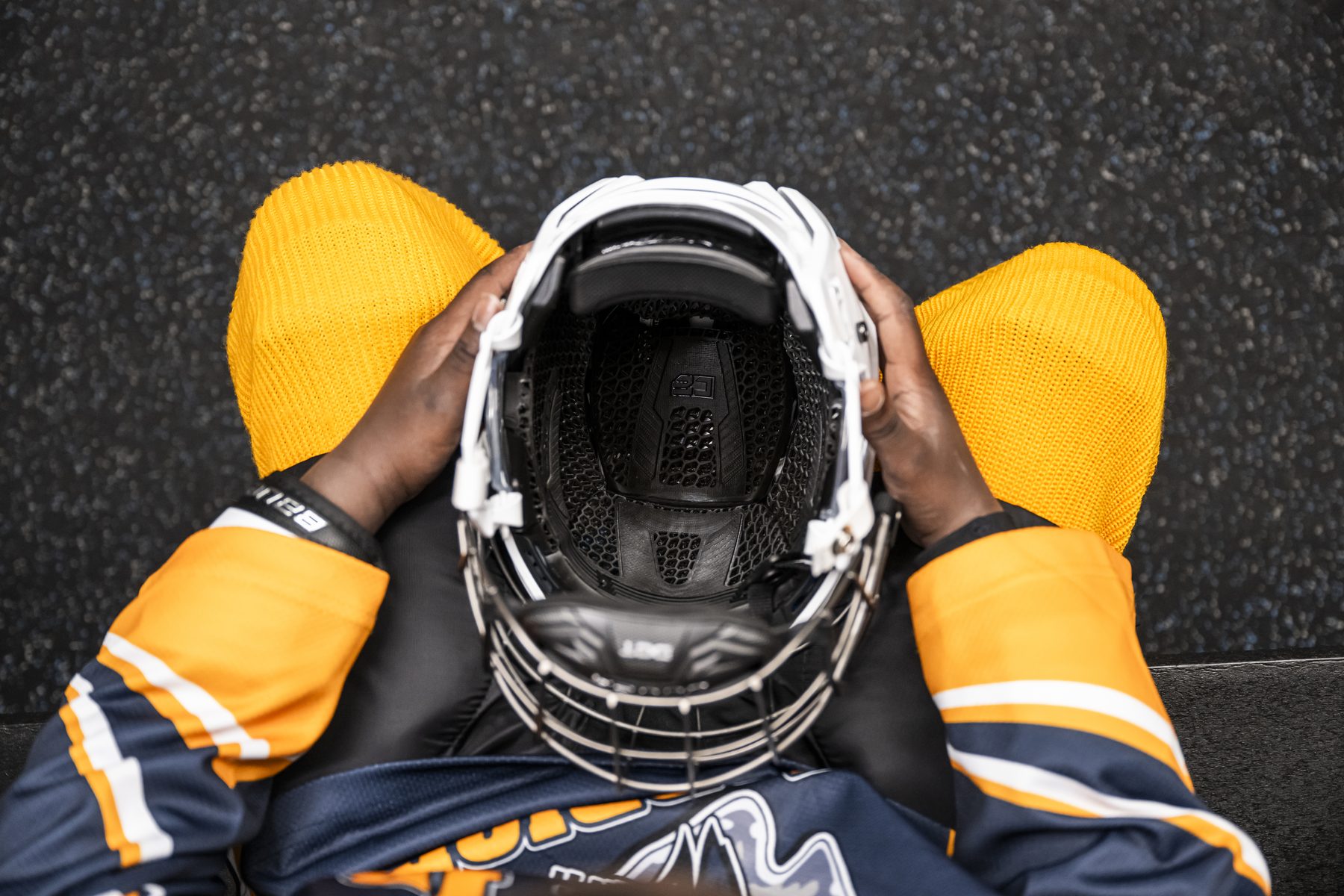 The FreeForm adjustment system of the RE-AKT 3D helmet